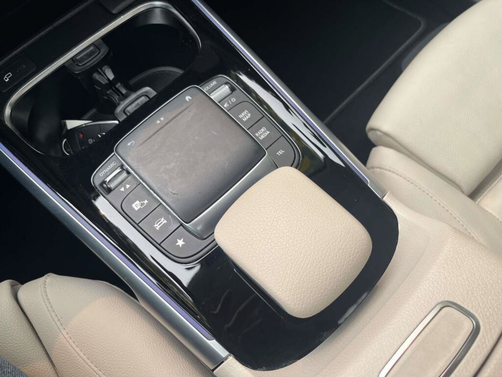 Certified 2023 Mercedes-Benz GLB 250 4MATIC w/ Premium Package image 28