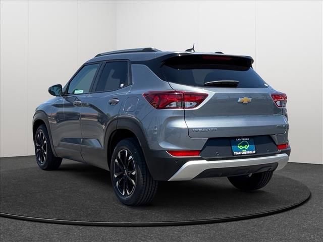 Used 2022 Chevrolet TrailBlazer LT w/ LPO, Blackout Package FWD image 3