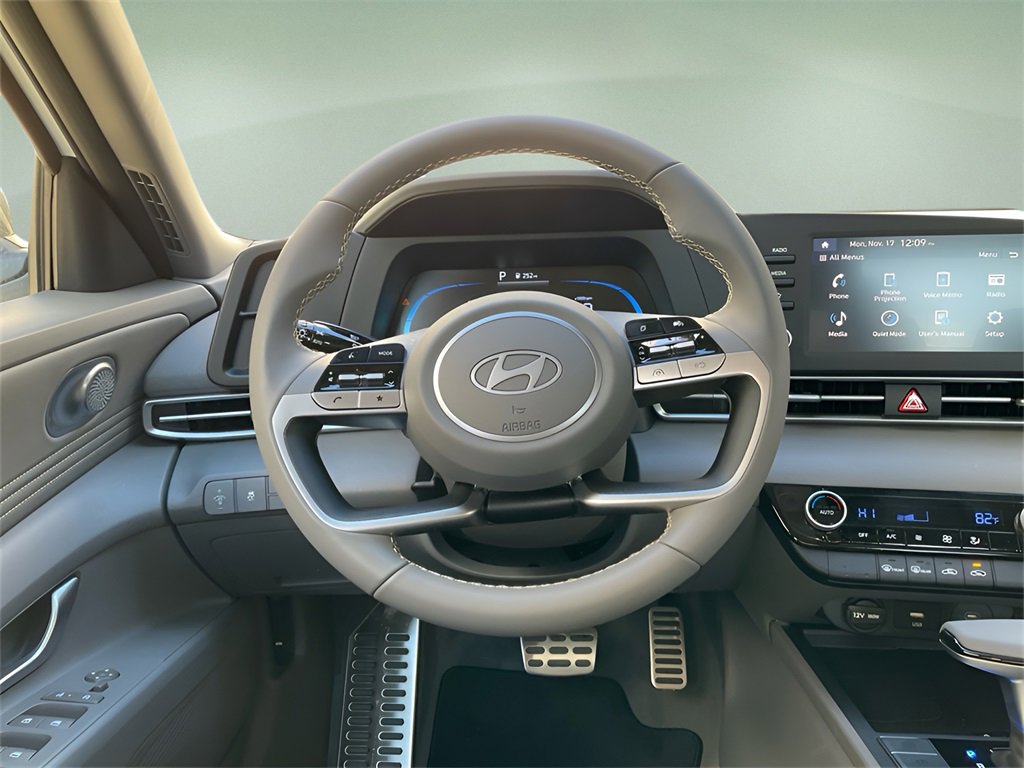 Certified 2025 Hyundai Elantra Sport image 18