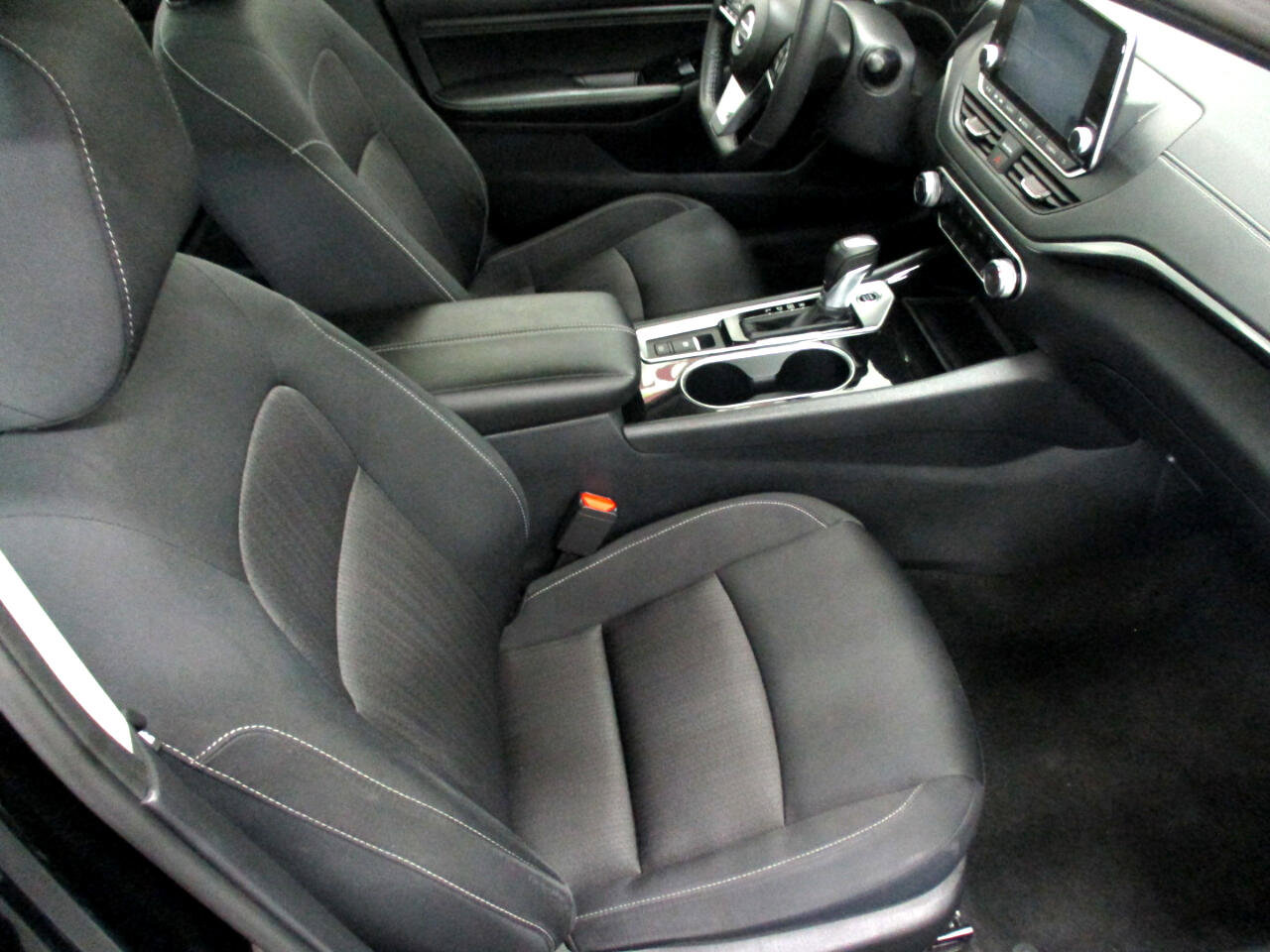 Used 2022 Nissan Altima 2.5 SV w/ SV Premium Package image 13