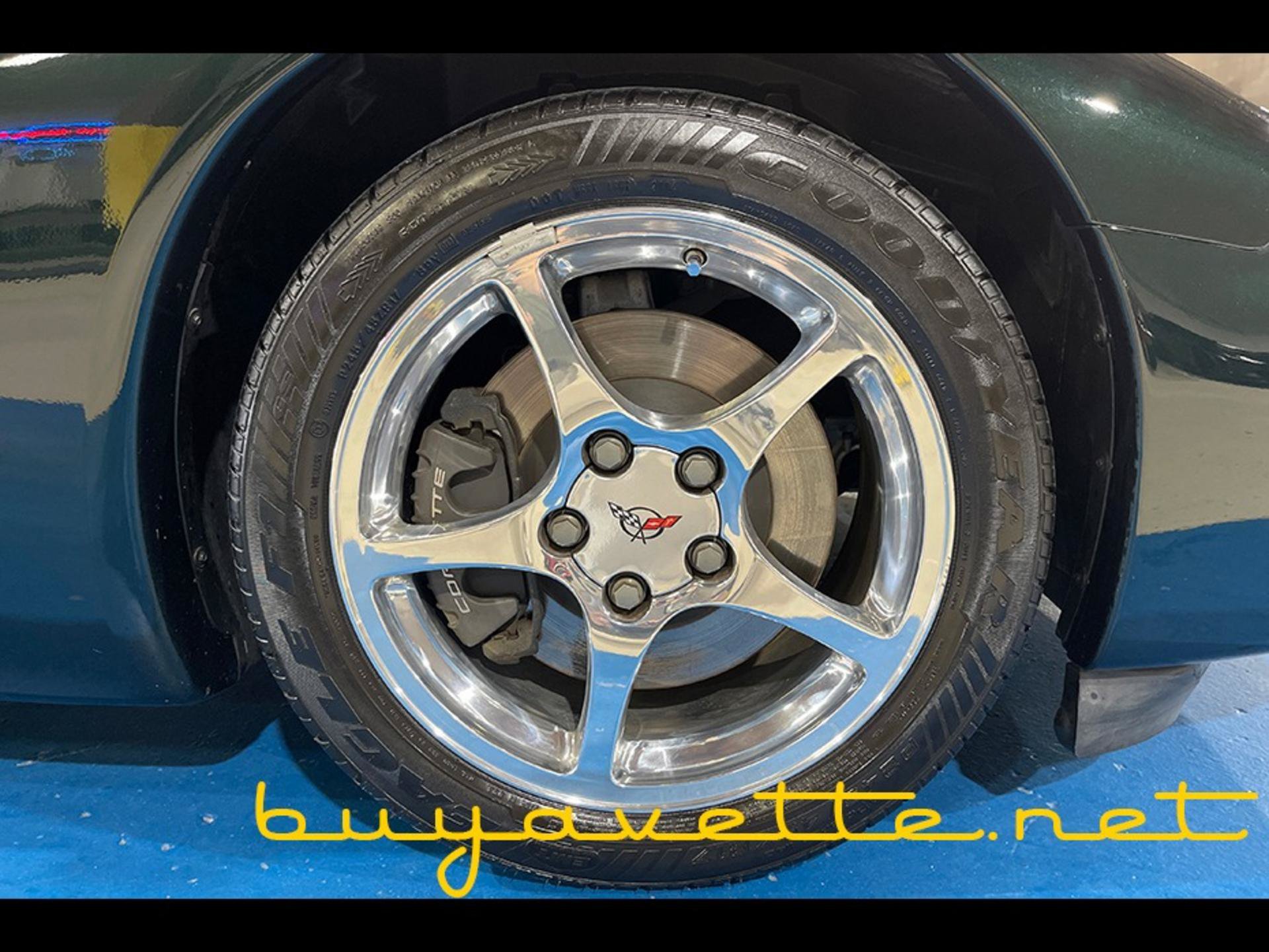 Used 2001 Chevrolet Corvette Convertible w/ Preferred Equipment Group2 RWD image 13