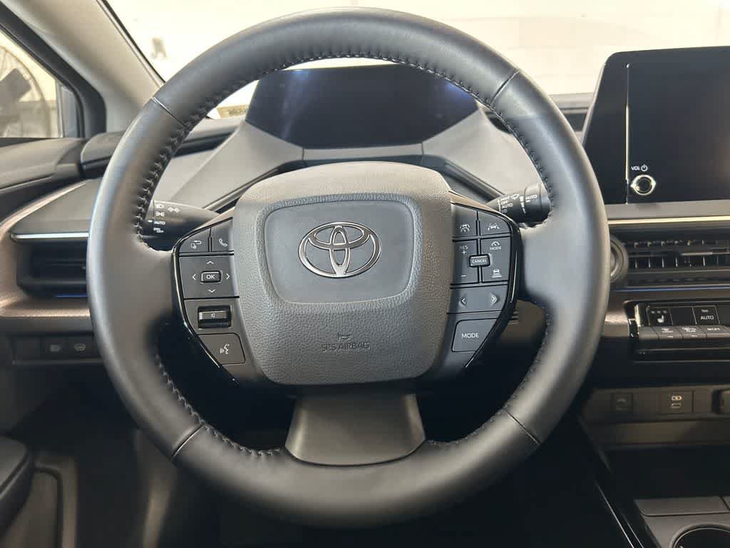 Used 2023 Toyota Prius XLE FWD image 15