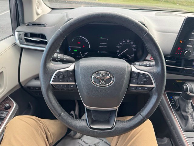 Used 2024 Toyota Sienna XLE w/ XLE Plus Package AWD/4WD image 20