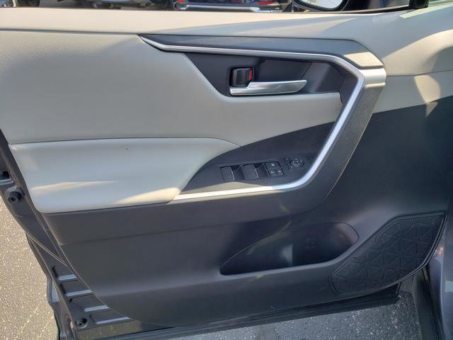 Used 2022 Toyota RAV4 XLE image 11