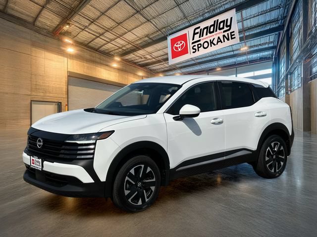 Used 2025 Nissan Kicks SV AWD/4WD image 1