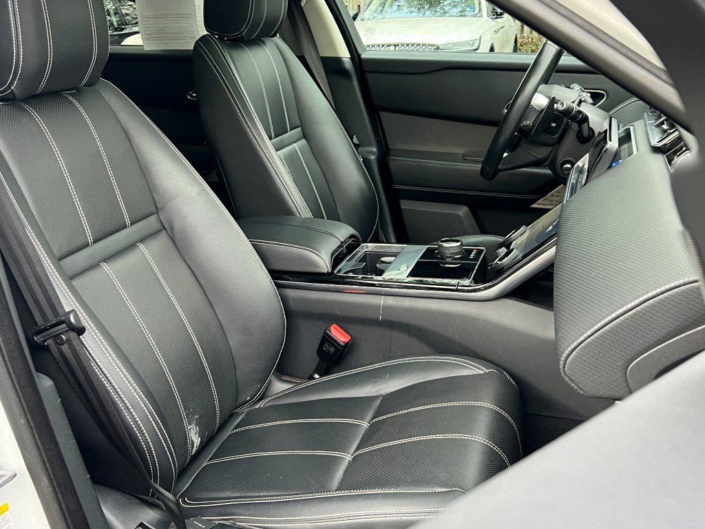 Used 2018 Land Rover Range Rover Velar S image 12