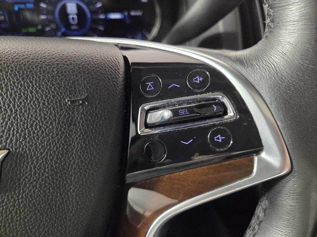 Used 2019 Cadillac Escalade ESV Luxury RWD image 17