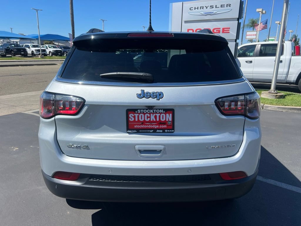 Used 2025 Jeep Compass Limited AWD/4WD image 14