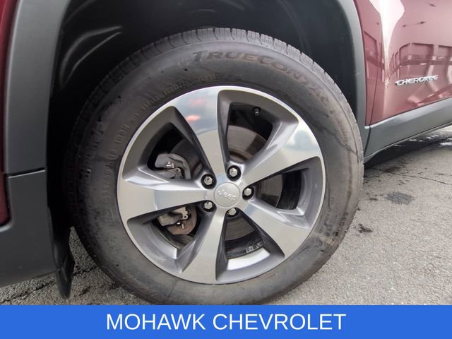 Used 2019 Jeep Cherokee Limited image 32