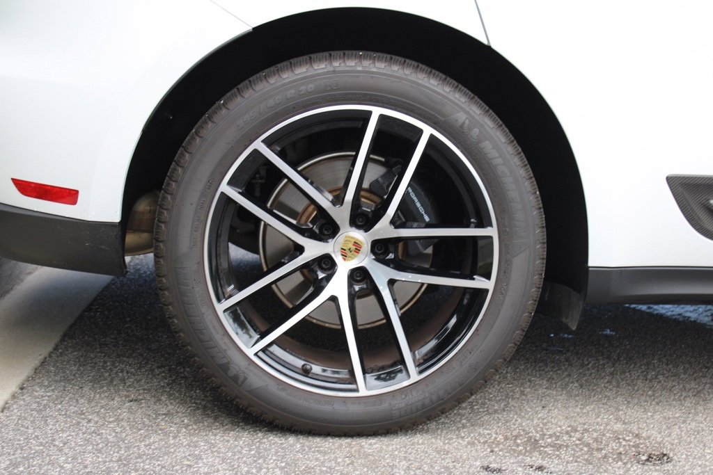 Used 2025 Porsche Macan image 15