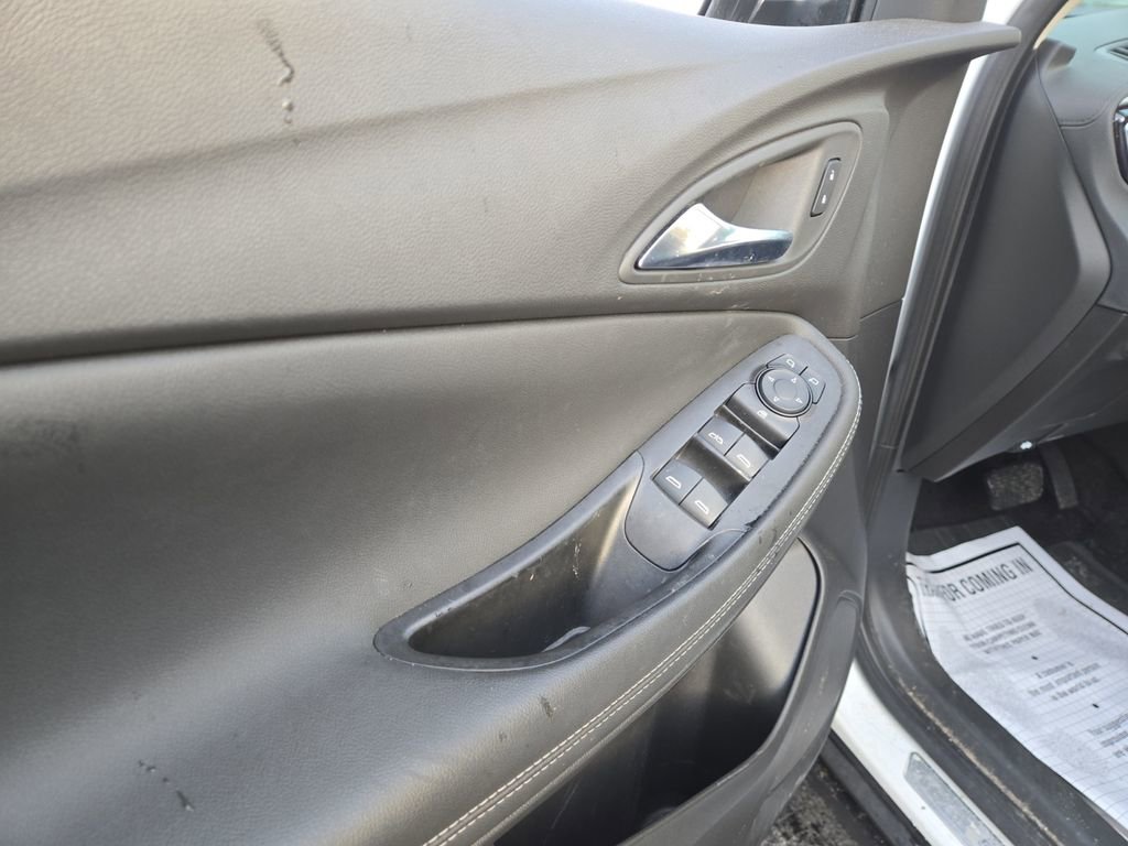 Used 2023 Buick Encore GX Select image 11