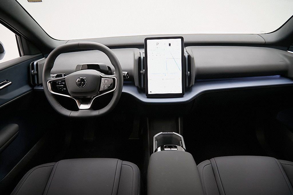 Certified 2025 Volvo EX30 Ultra w/ Climate Package image 24