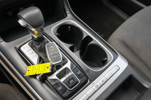 Used 2023 Kia Carnival LX FWD image 19