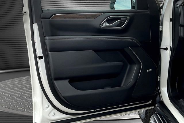 Used 2023 Chevrolet Tahoe Premier w/ Advanced Technology Package AWD/4WD image 19