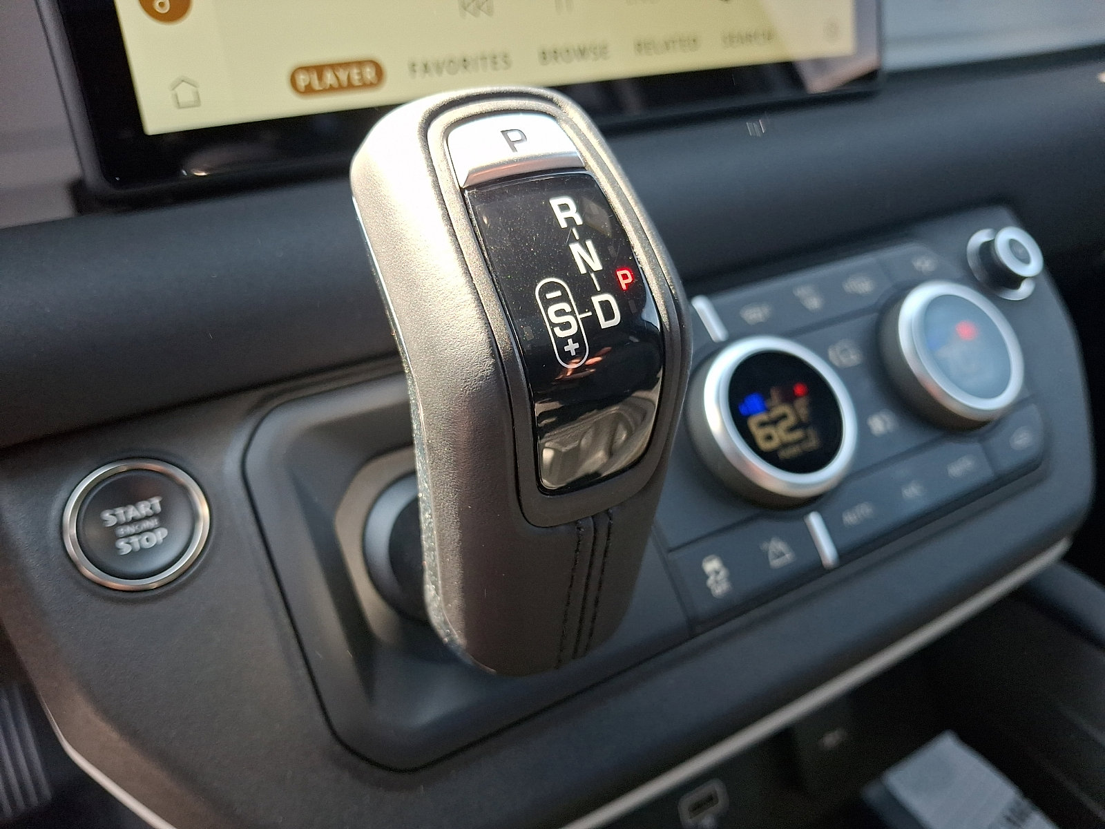 Used 2023 Land Rover Defender 110 SE image 15