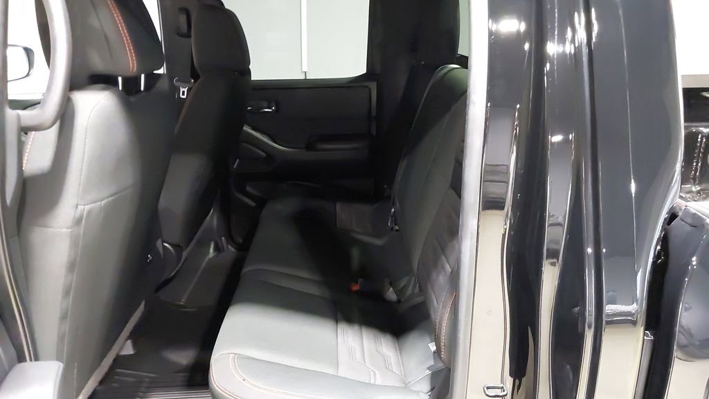 Used 2024 Nissan Frontier PRO-4X w/ Technology Package image 20