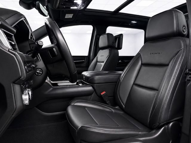 Used 2021 GMC Yukon XL Denali w/ Denali Premium Package AWD/4WD image 28
