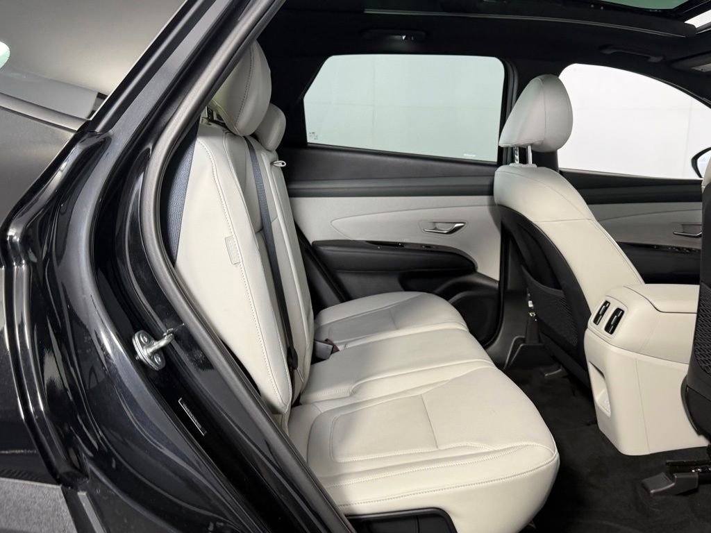 Used 2025 Hyundai Tucson Limited image 29
