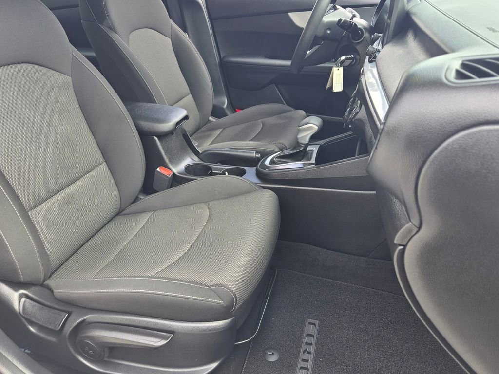 Used 2023 Kia Forte LXS FWD image 18