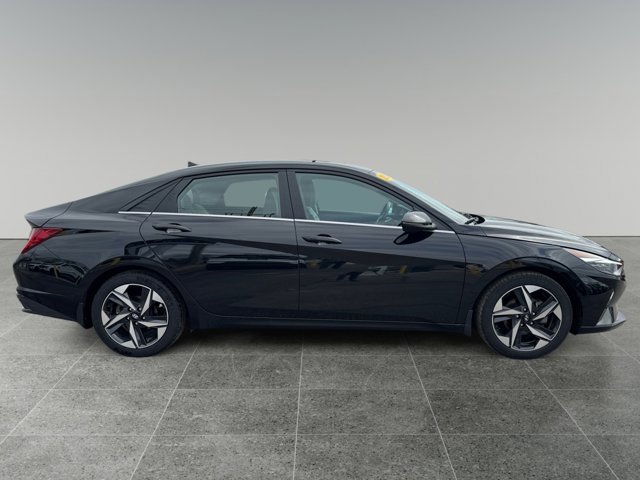 Used 2023 Hyundai Elantra Limited image 6