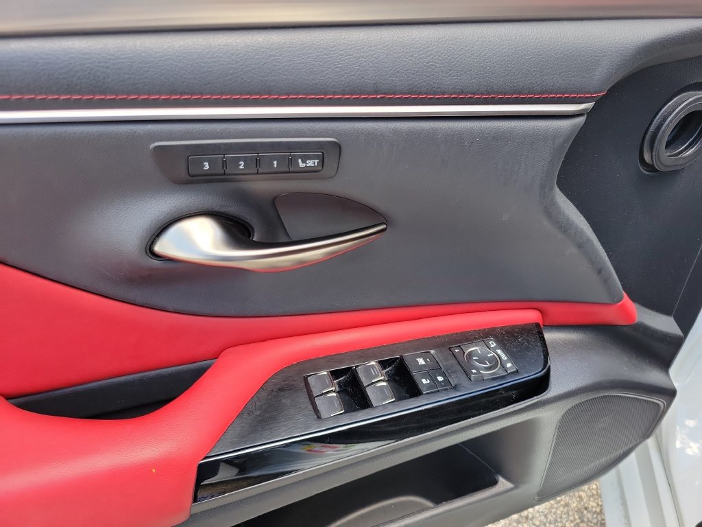 Used 2023 Lexus ES 350 F Sport w/ Accessory Package (Z2) FWD image 19