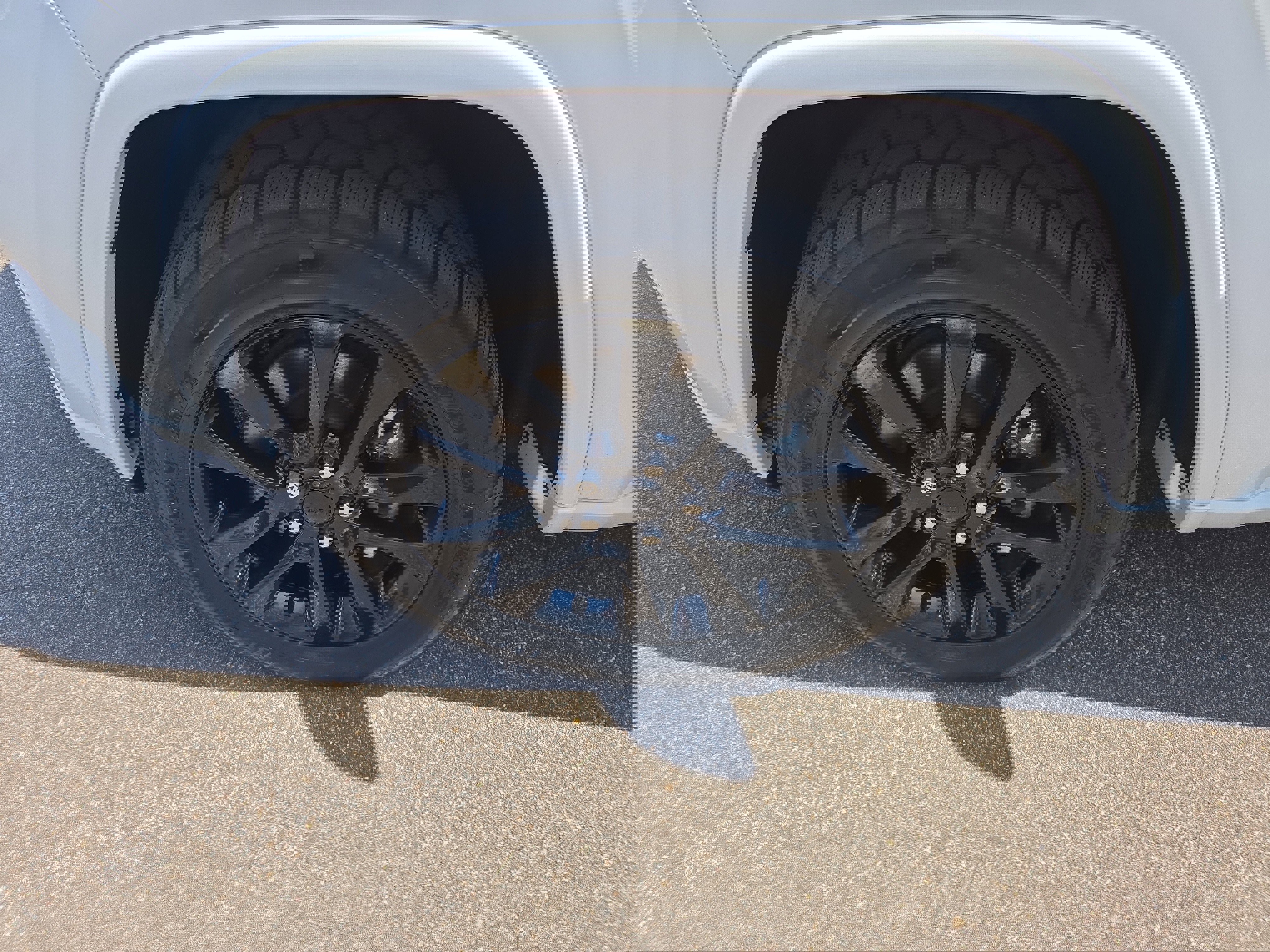 Used 2022 Jeep Grand Cherokee Laredo X image 9