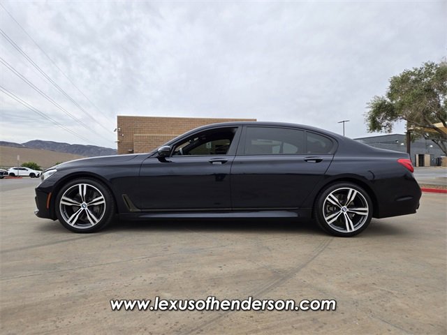 Used 2019 BMW 750i image 3