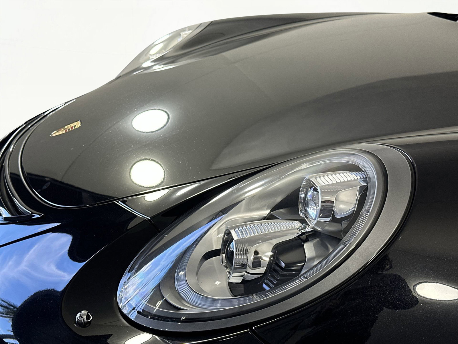 Used 2018 Porsche 911 Turbo image 26