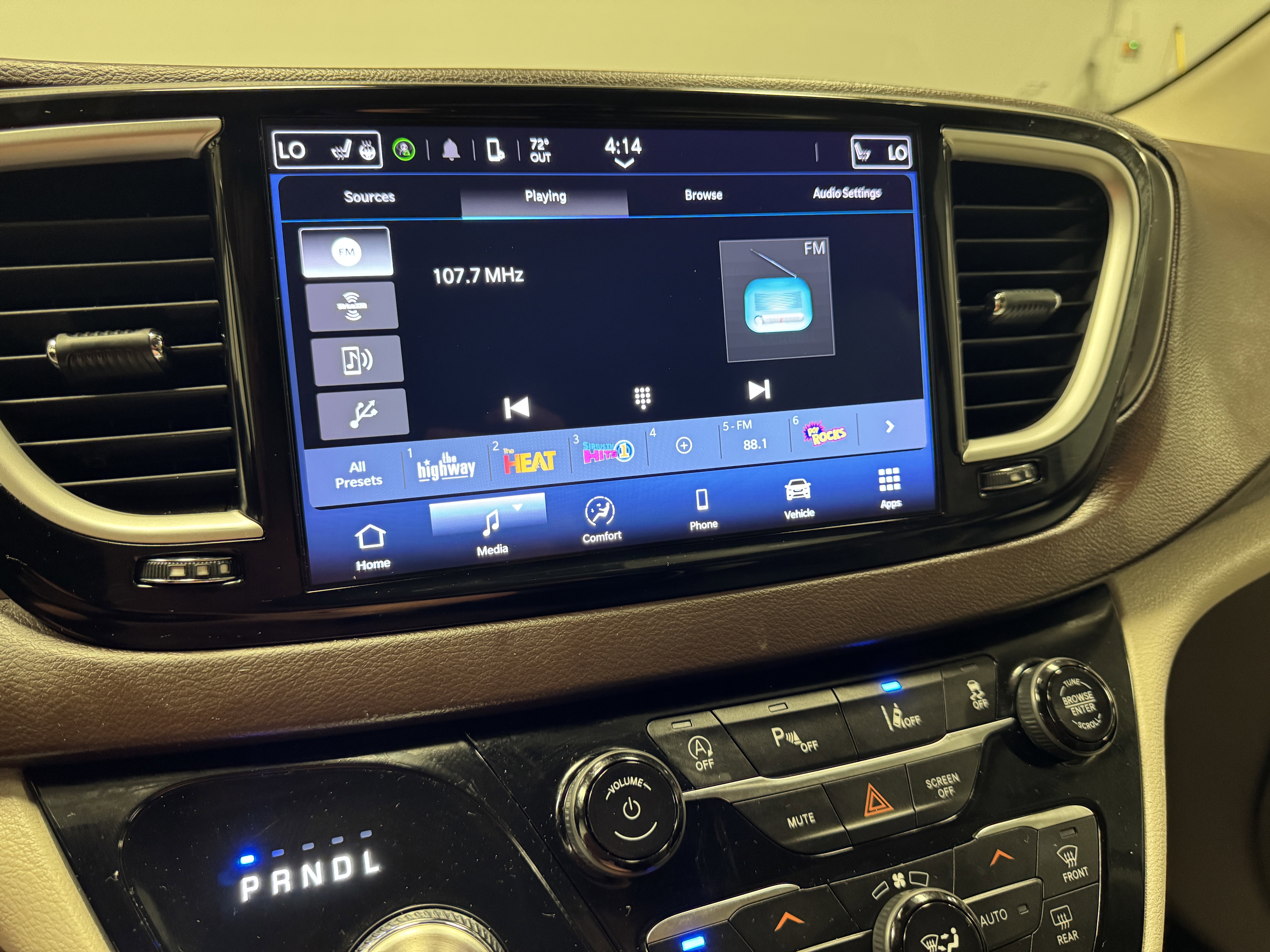 Used 2021 Chrysler Pacifica Touring-L image 24