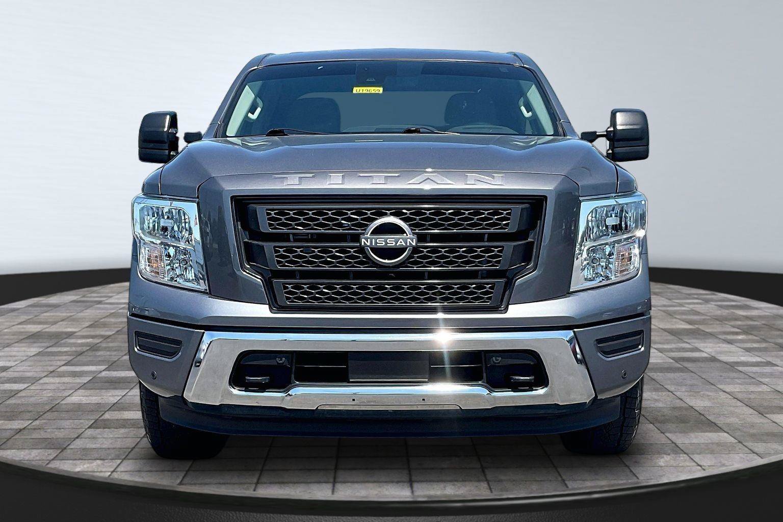 Certified 2024 Nissan Titan SV w/ SV Convenience Package RWD image 2