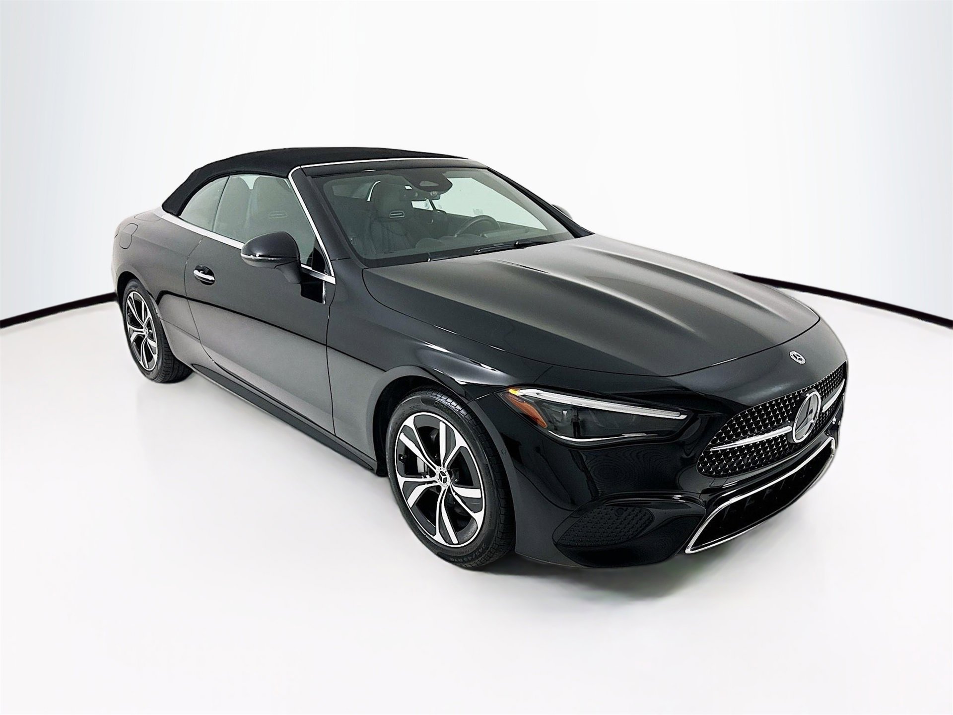 Used 2025 Mercedes-Benz CLE 300 4MATIC Cabriolet image 1