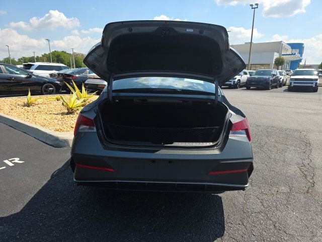 Certified 2025 Hyundai Elantra Sport w/ Cargo Package image 20