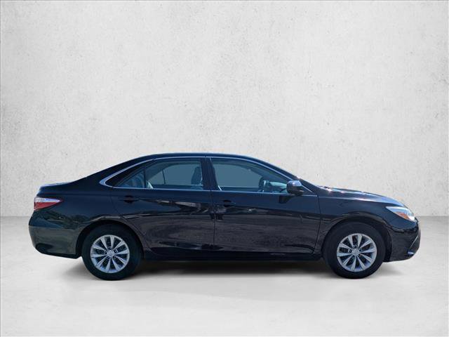 Used 2017 Toyota Camry LE image 4