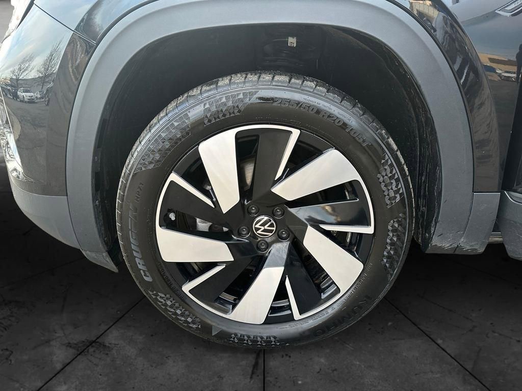 Used 2024 Volkswagen Atlas Cross Sport SE image 14