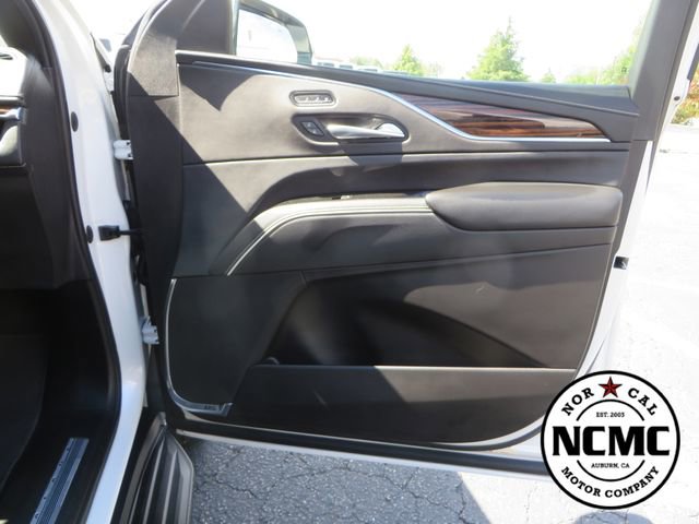 Used 2023 Cadillac Escalade Premium Luxury AWD/4WD image 48