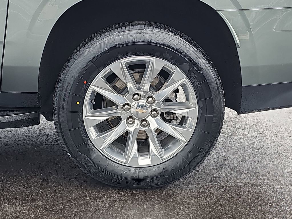 Used 2023 Chevrolet Suburban Premier image 37