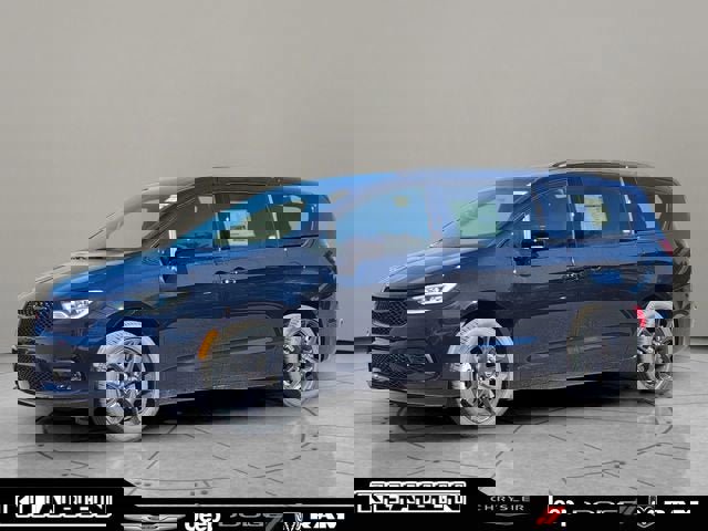 New 2026 Chrysler Pacifica Select w/ S Appearance Package AWD/4WD image 1