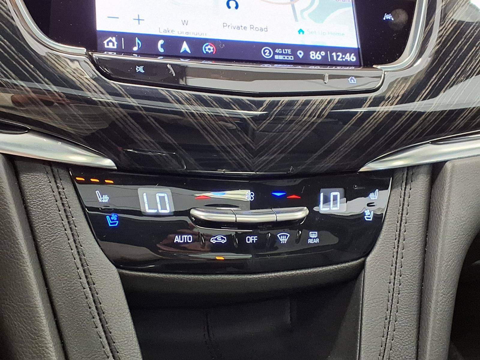 Certified 2025 Cadillac XT6 Premium Luxury FWD image 28