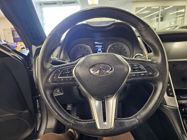 Used 2019 INFINITI Q60 3.0t Luxe w/ Essential Package image 13