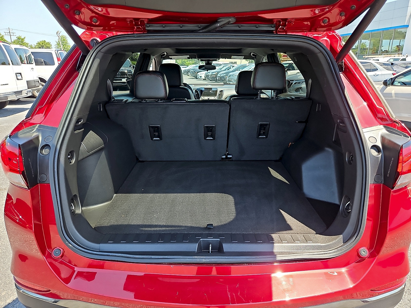 Certified 2023 Chevrolet Equinox RS w/ RS Leather Package AWD/4WD image 30