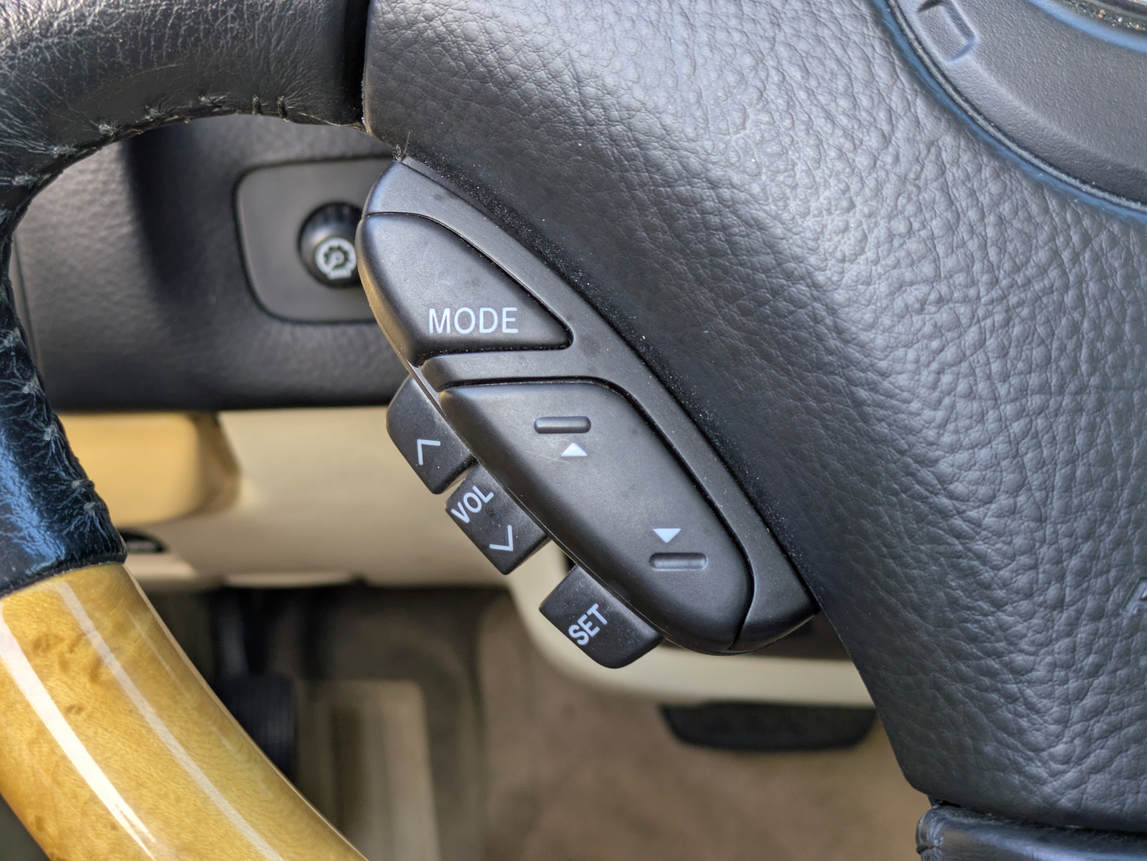 Used 2004 Lexus SC 430 Convertible image 21