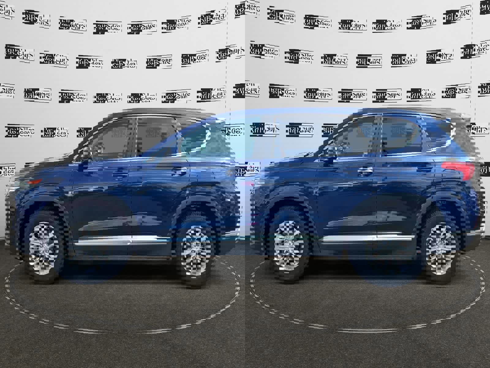 Used 2019 Hyundai Santa Fe SE image 3