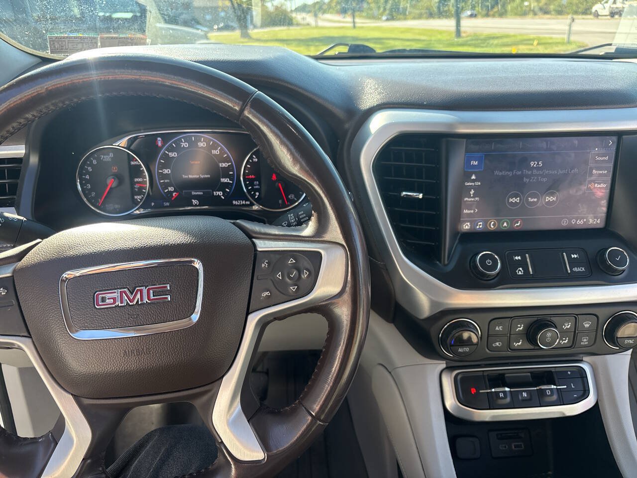 Used 2020 GMC Acadia SLT AWD/4WD image 13