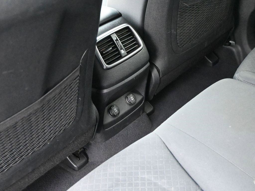 Used 2020 Kia Sorento LX image 14