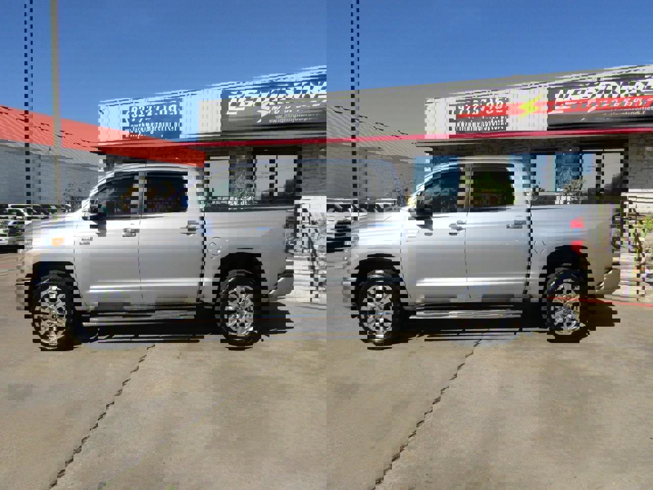 Used 2014 Toyota Tundra Platinum image 2