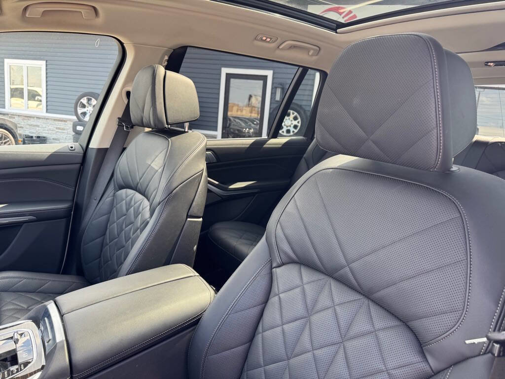 Used 2024 BMW X7 xDrive40i image 14