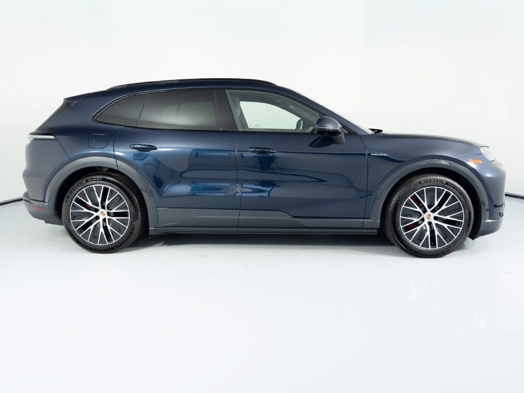 New 2026 Porsche Cayenne S AWD/4WD image 12