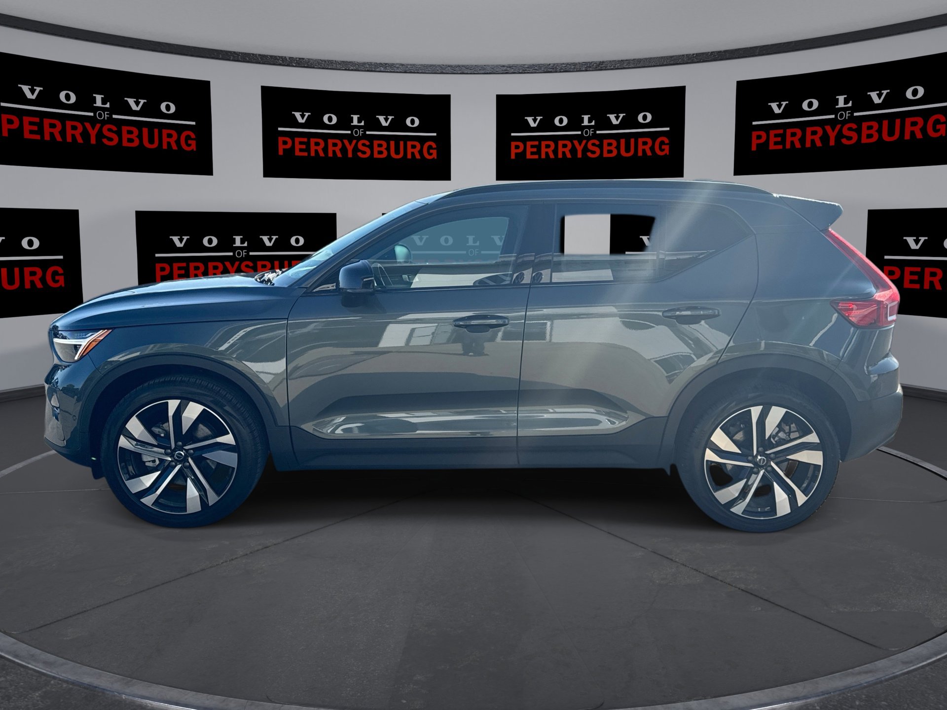 New 2026 Volvo XC40 B5 Ultra w/ Climate Package image 5