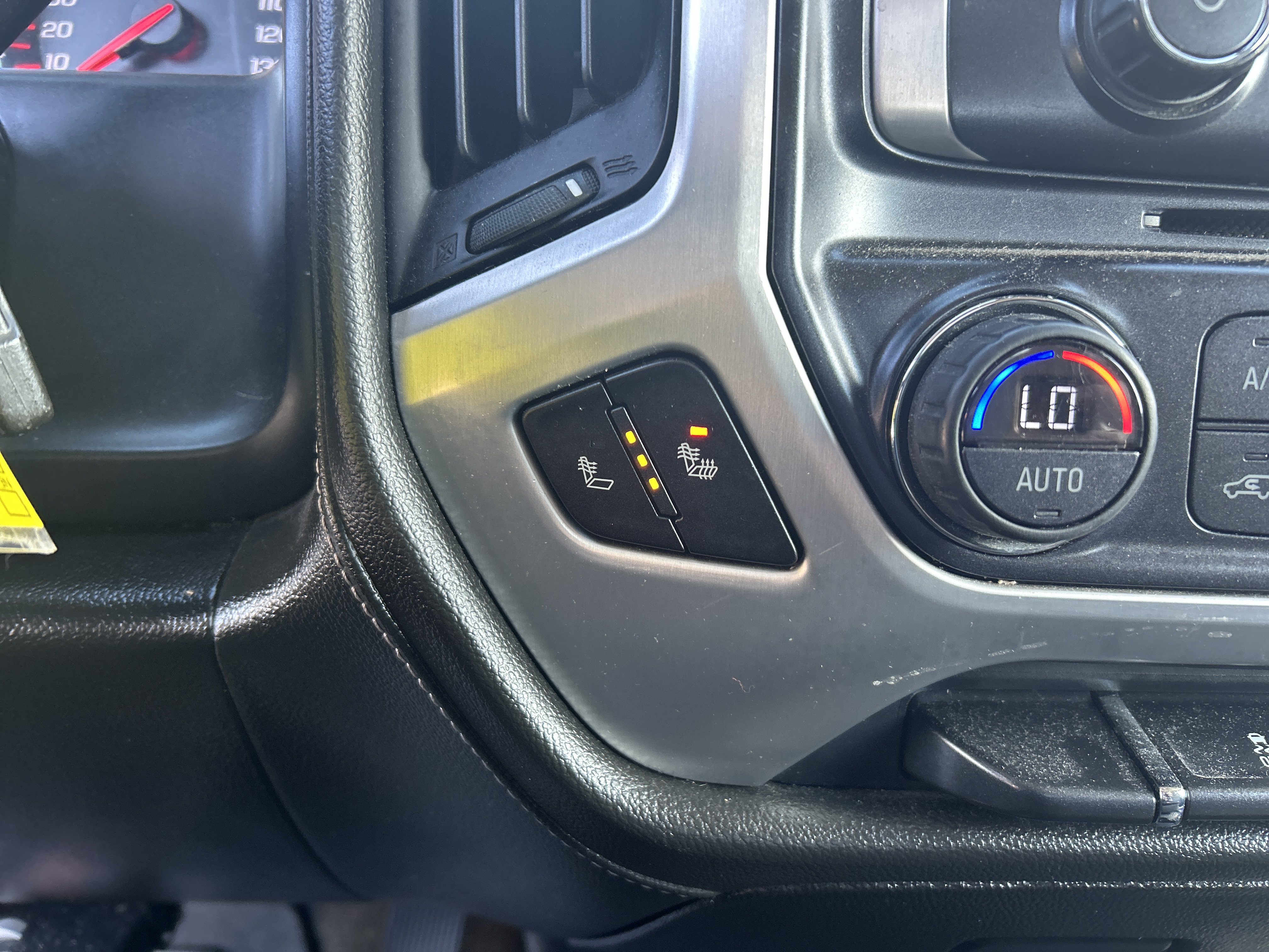 Used 2015 GMC Sierra 1500 SLE w/ SLE Value Package AWD/4WD image 21