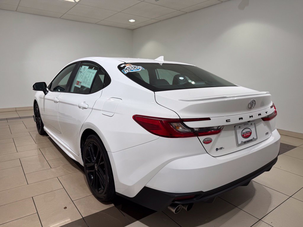 Used 2025 Toyota Camry SE FWD image 3